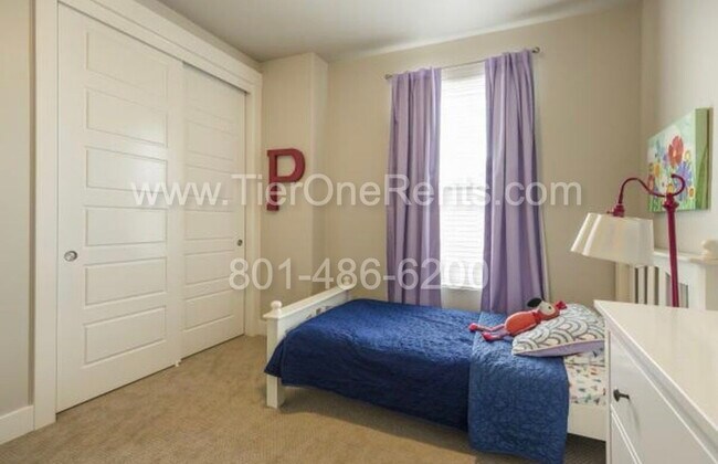 Building Photo - NO DEPOSIT option available for qualified ...