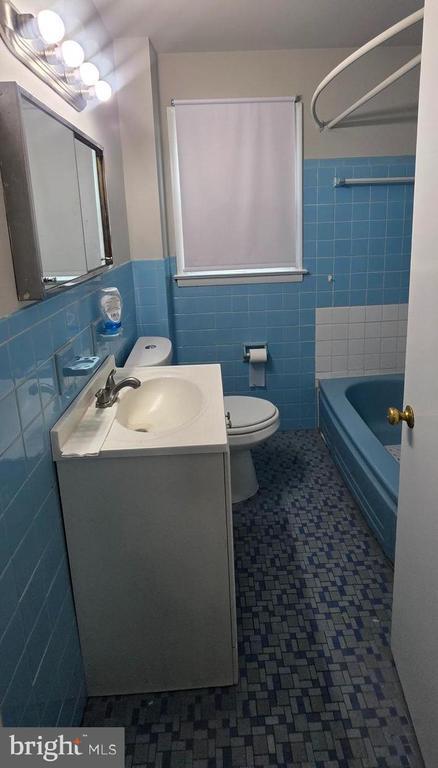 Building Photo - 5454 Burwood Ave