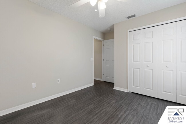 Building Photo - 13 Ryberry Dr