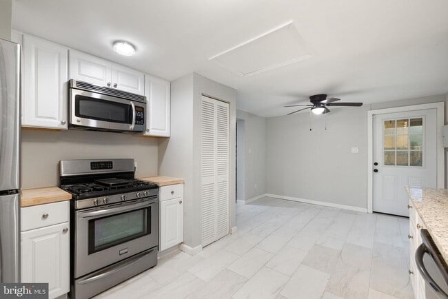 Building Photo - 247 Marsden Hts Rd