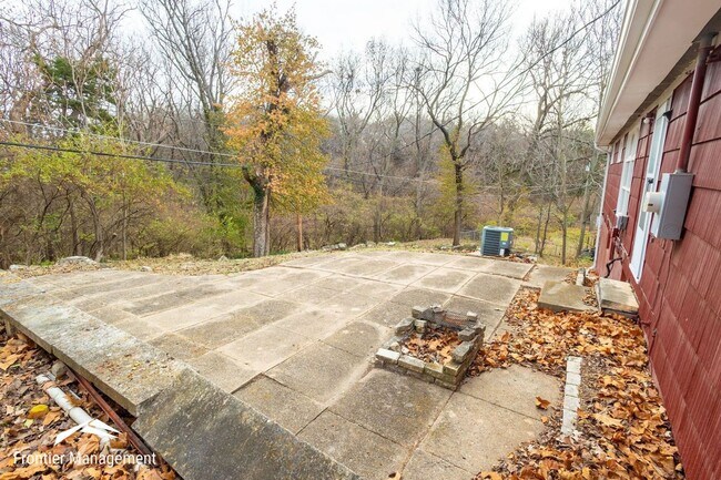 Building Photo - 1112 Woodland St