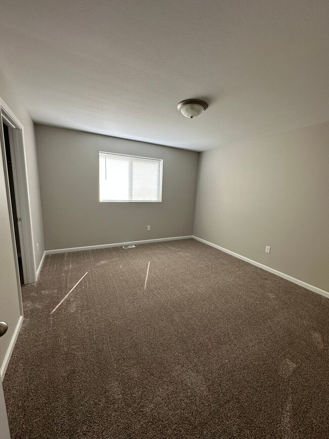 Building Photo - 2554-2550 Granite Dr NW