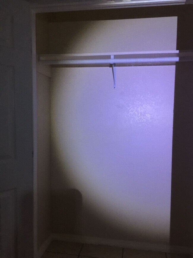 Building Photo - 909 E Jefferson St