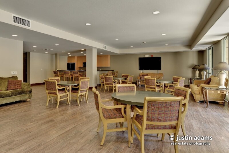 Building Photo - 130 E San Fernando St