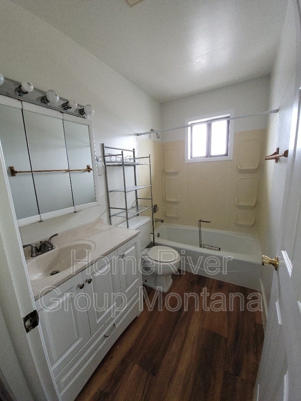 Building Photo - 2327 55th St