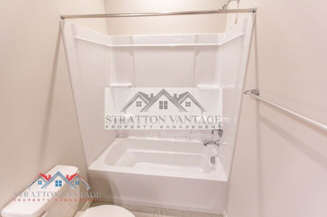 Building Photo - 17625 W Pasadena Ave