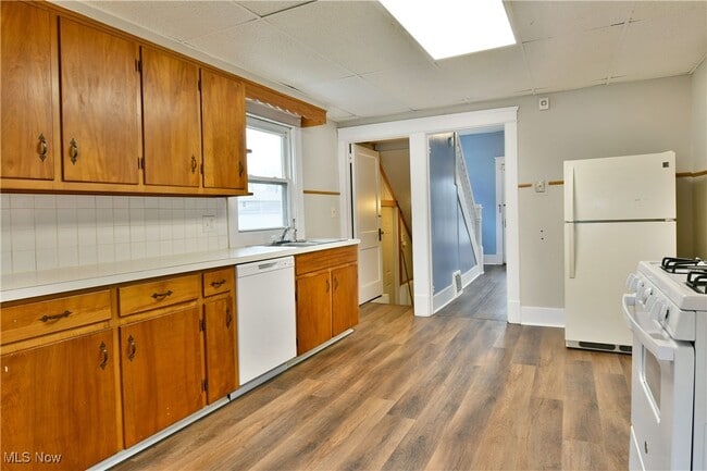 Building Photo - 2785 Deforest Rd SE