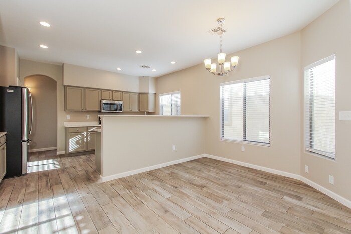 Building Photo - 461 East Placita Rejilla