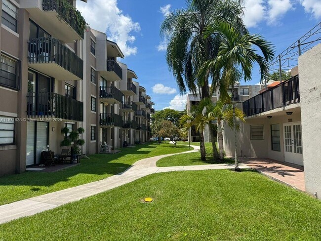 Building Photo - 3601 SW 117th Ave