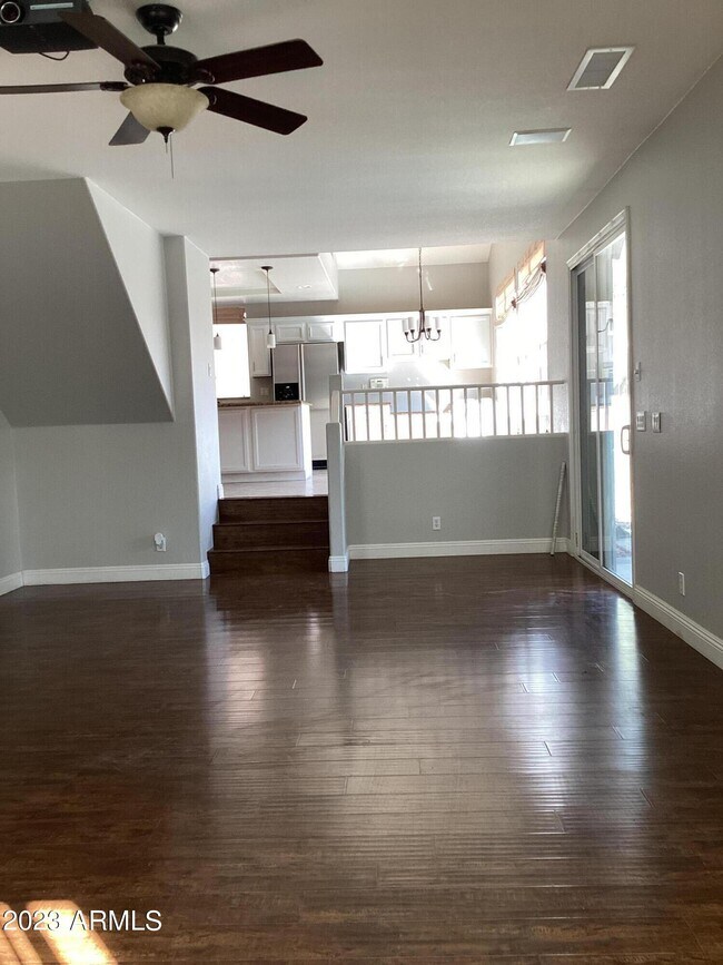 Building Photo - 2331 W Toledo Pl