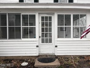 Building Photo - 20 Elm St