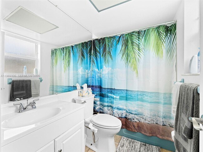 Building Photo - 3220 NE 10th St