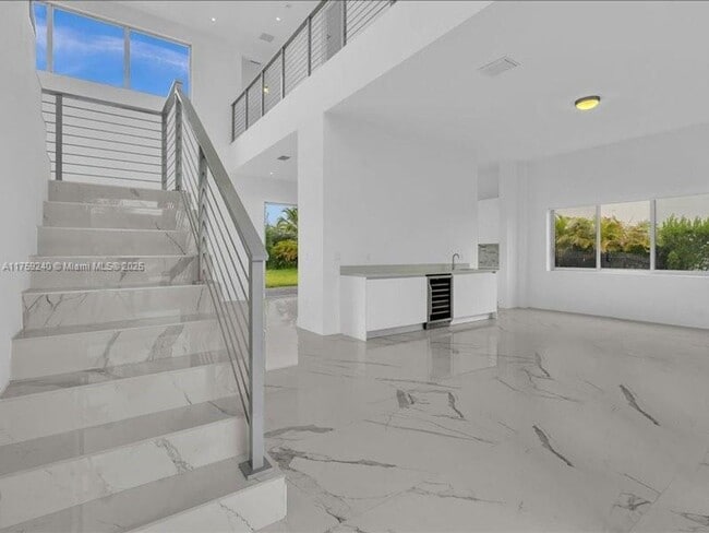 Building Photo - 16644 Botaniko Dr S