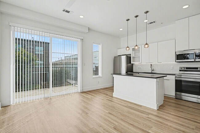 Building Photo - Be the first to live in Unit 203 at 2217 Fitzhugh—a brand-new 2026 construction offering 628 sq f...