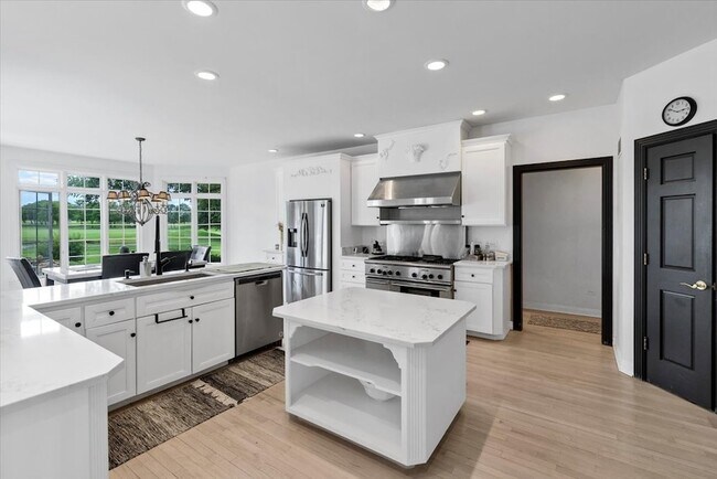 Building Photo - 4206 Royal Fox Dr