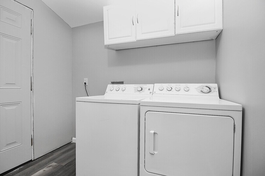 laundry room - 4234 Firwood Ln