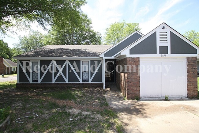 Building Photo - 3879 Briar Pl