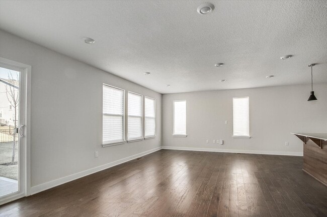 Building Photo - 3744 SW Maryville Pl