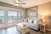 Building Photo - PERFECT "WORK FROM HOME" OFF-SEASON LOCATION