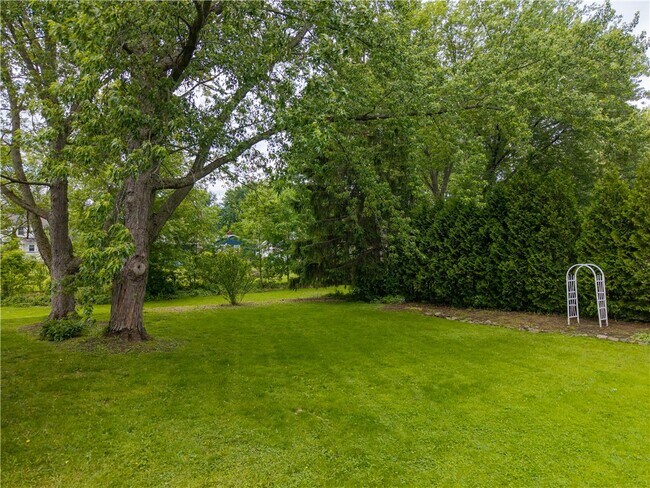 Building Photo - 20 Paddington Dr