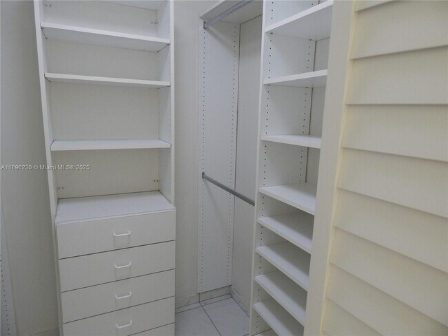 Building Photo - 11530 SW 92nd St