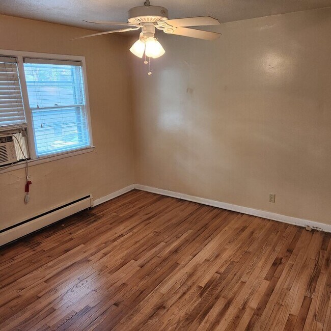 Building Photo - 2822 Kingman Blvd