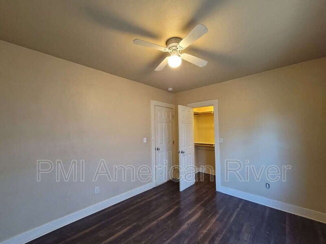 Building Photo - 4413 Parker Ave