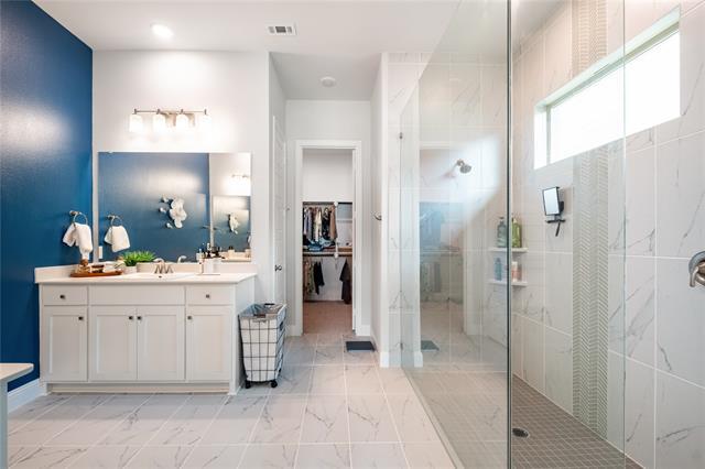 Building Photo - 2207 Santa Monica Dr