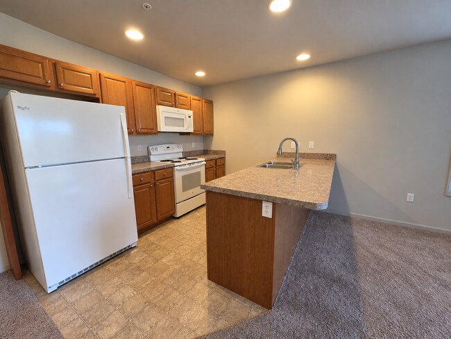 Building Photo - 172 Randolph Dr