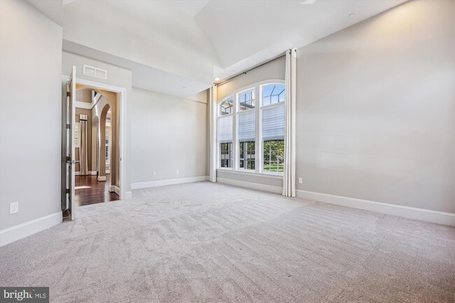 Building Photo - 448 Salk Cir