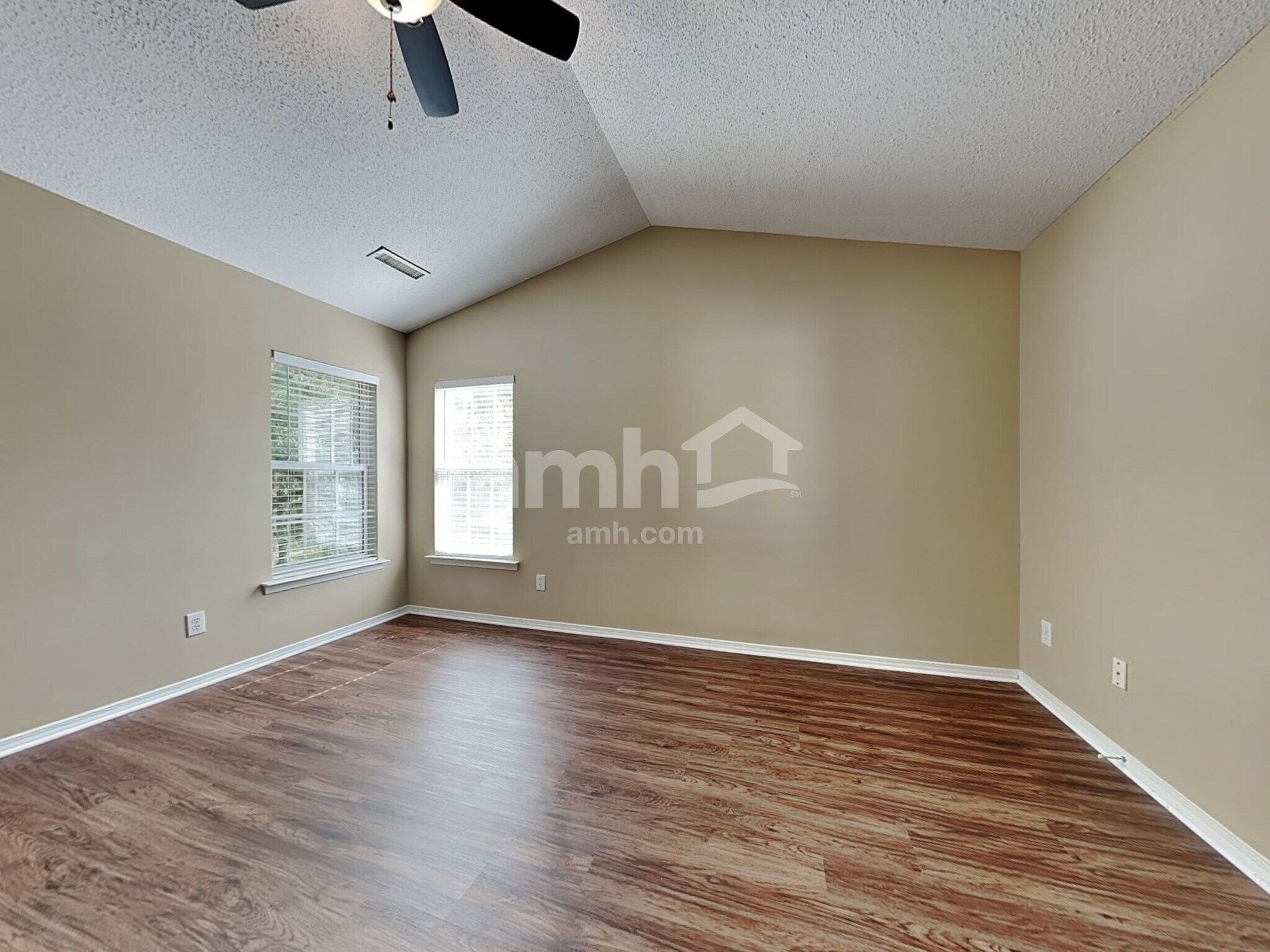 Building Photo - 3049 Buttonwood Ln