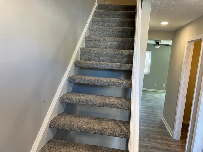 Building Photo - 1109 Netherland Ct