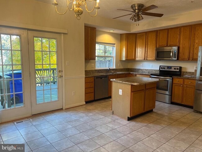 Building Photo - 9526 Bellhaven Ct