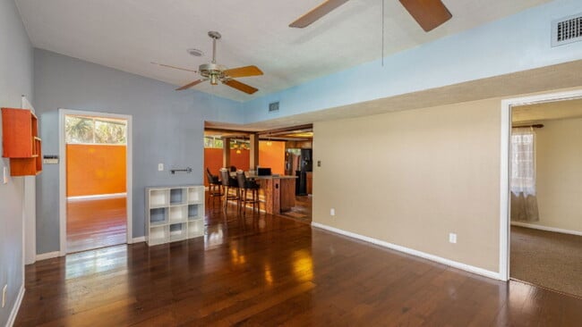 Building Photo - 1483 Glastonberry Rd