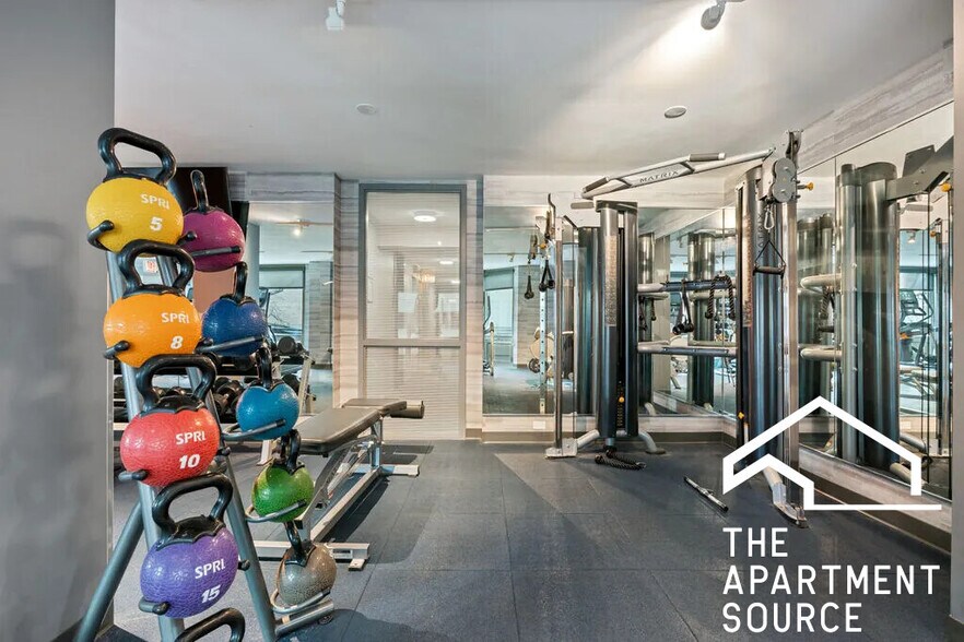 Building Photo - 1130 N Dearborn St