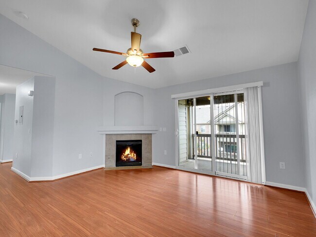 Building Photo - $2,050.00, Gorgeous 2-bed, 2-bath condo lo...