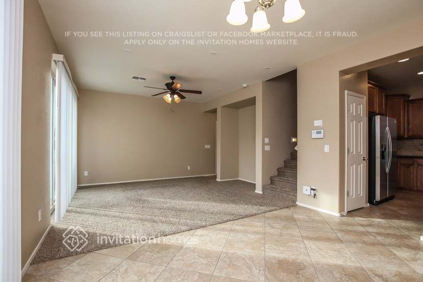 Building Photo - 9238 W Meadow Dr