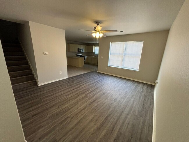 Building Photo - 954-956 N. Daisy Ln.