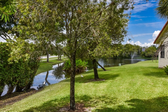 Building Photo - 10298 Hidden Springs Ct