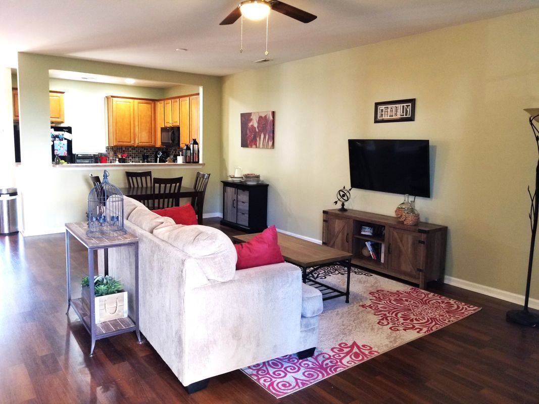 Building Photo - 10338 McGoogan Ln