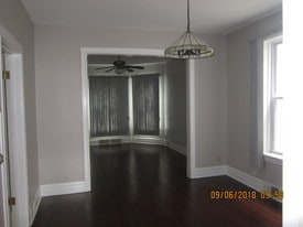 Building Photo - 4739 N Kildare Ave