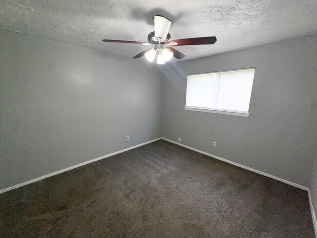 Building Photo - 4806 Ripple Creek Dr