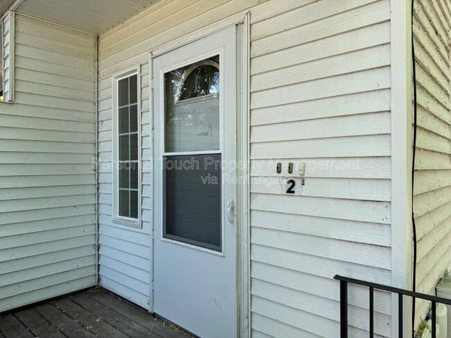 Building Photo - 411 4th Ave S
