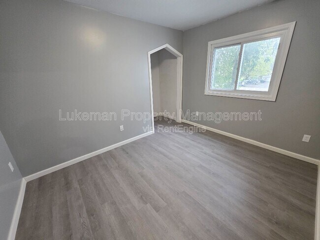 Building Photo - 1817 W Michigan Ave