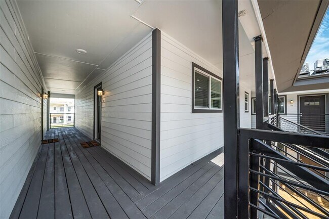 Building Photo - 4708 San Jacinto St