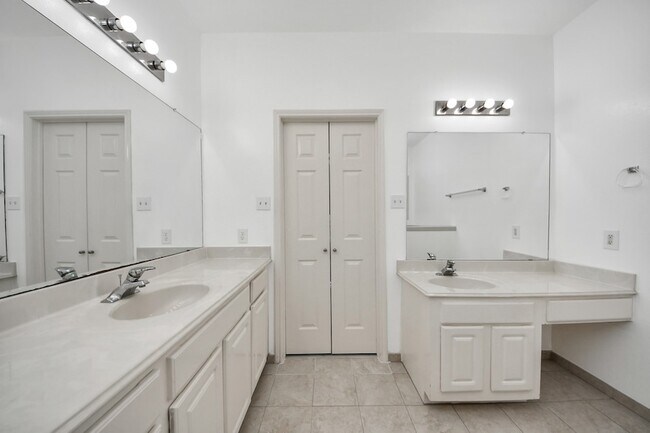 Building Photo - 3138 Waters View Dr