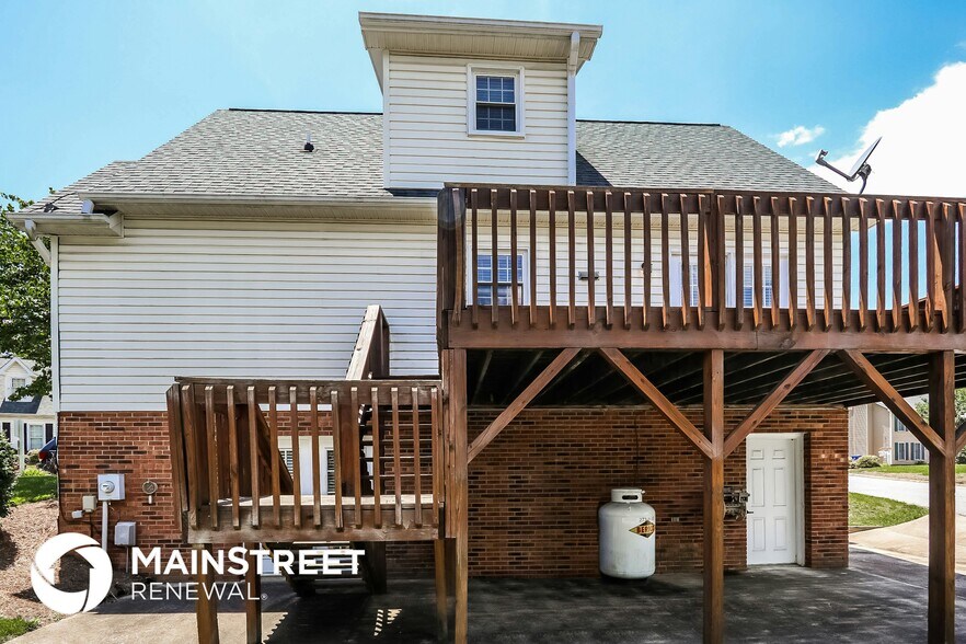 Building Photo - 331 Brookside Ct