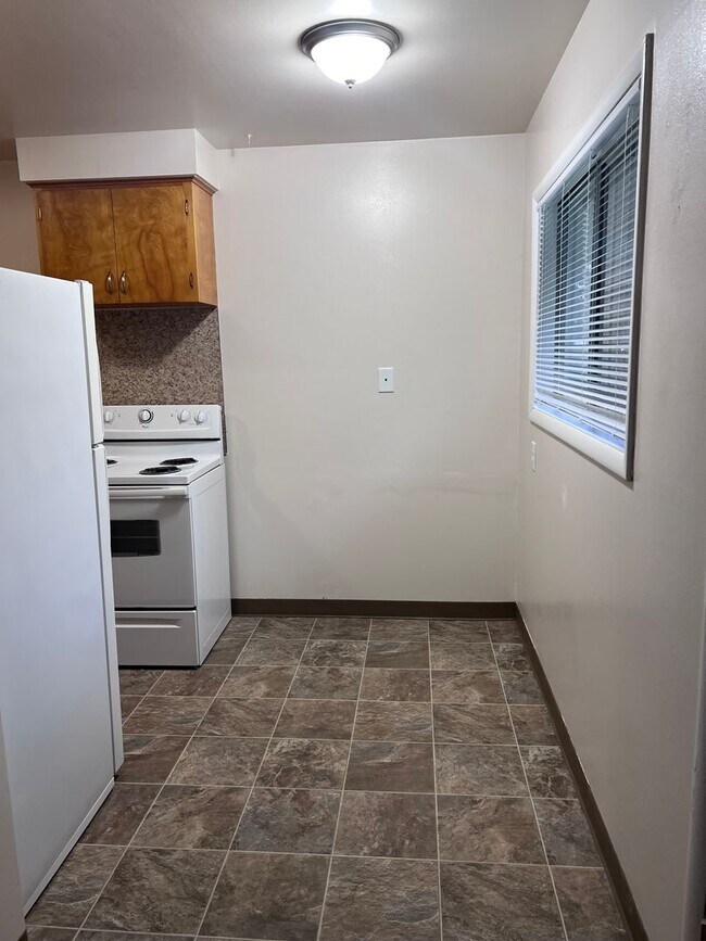 Interior Photo - 086-Friendship Court Apartments