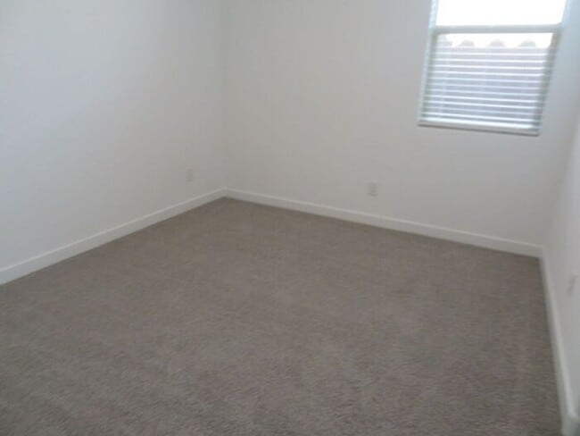 Building Photo - ****$500 off December Rent****Beautiful 5 Bedroom 3 Bath In Mystic at Lake Pleasant