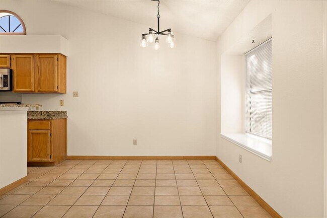 Building Photo - 1604 Texas Oak Way